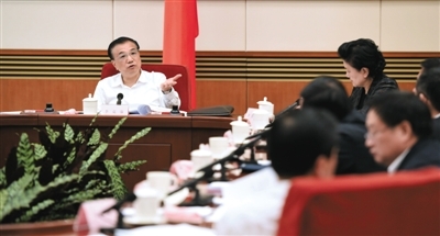 李克强：给地方更大决策自主权